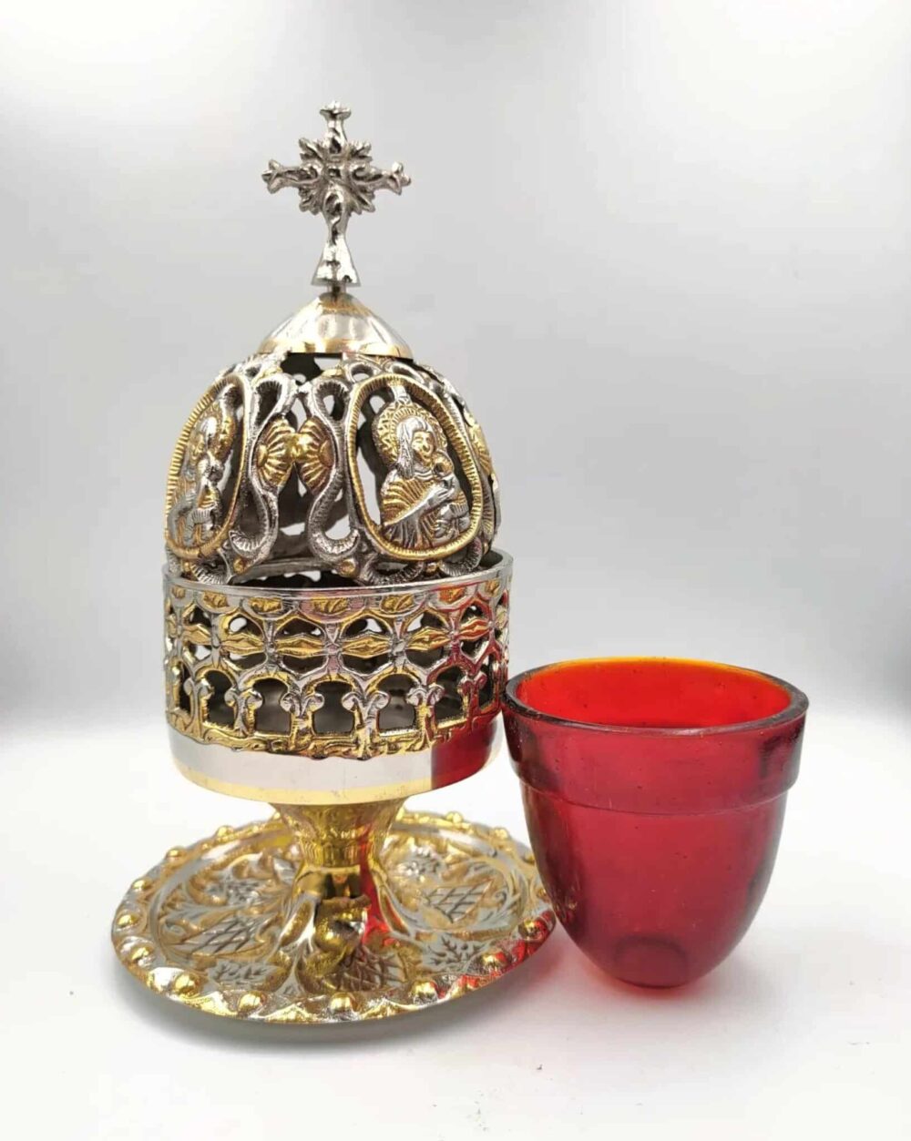 Two-color candlestick with saucer