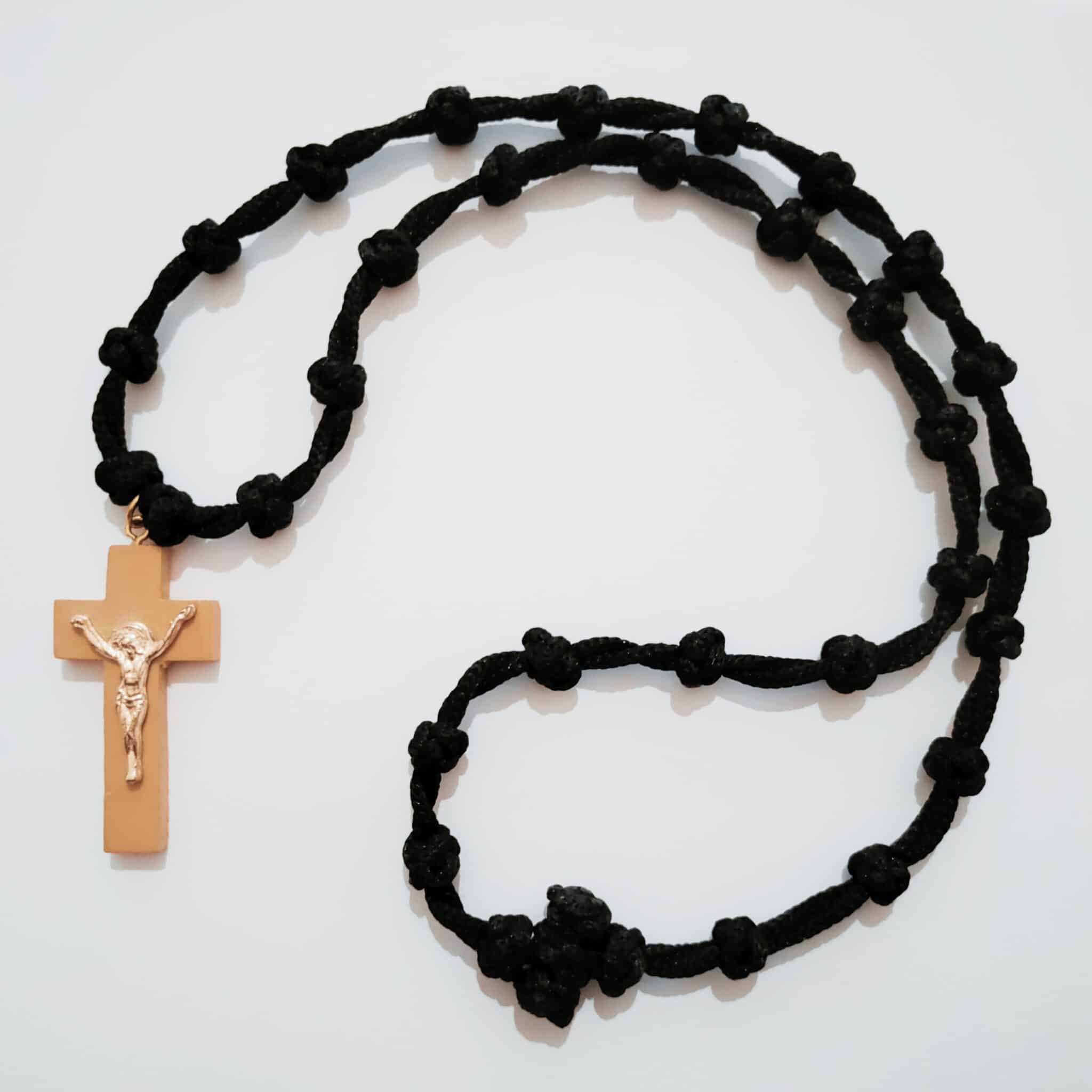 Πλεκτό κομποσκοίνι λαιμού με ξύλινο Σταυρό Α4