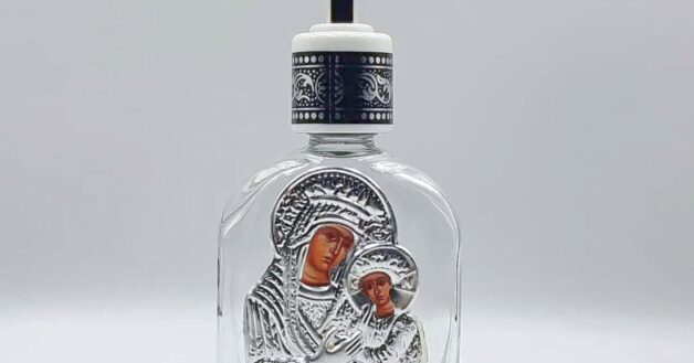 Pühitsemispudeli klaastahvel Neitsi Maarja Glykofilousaga