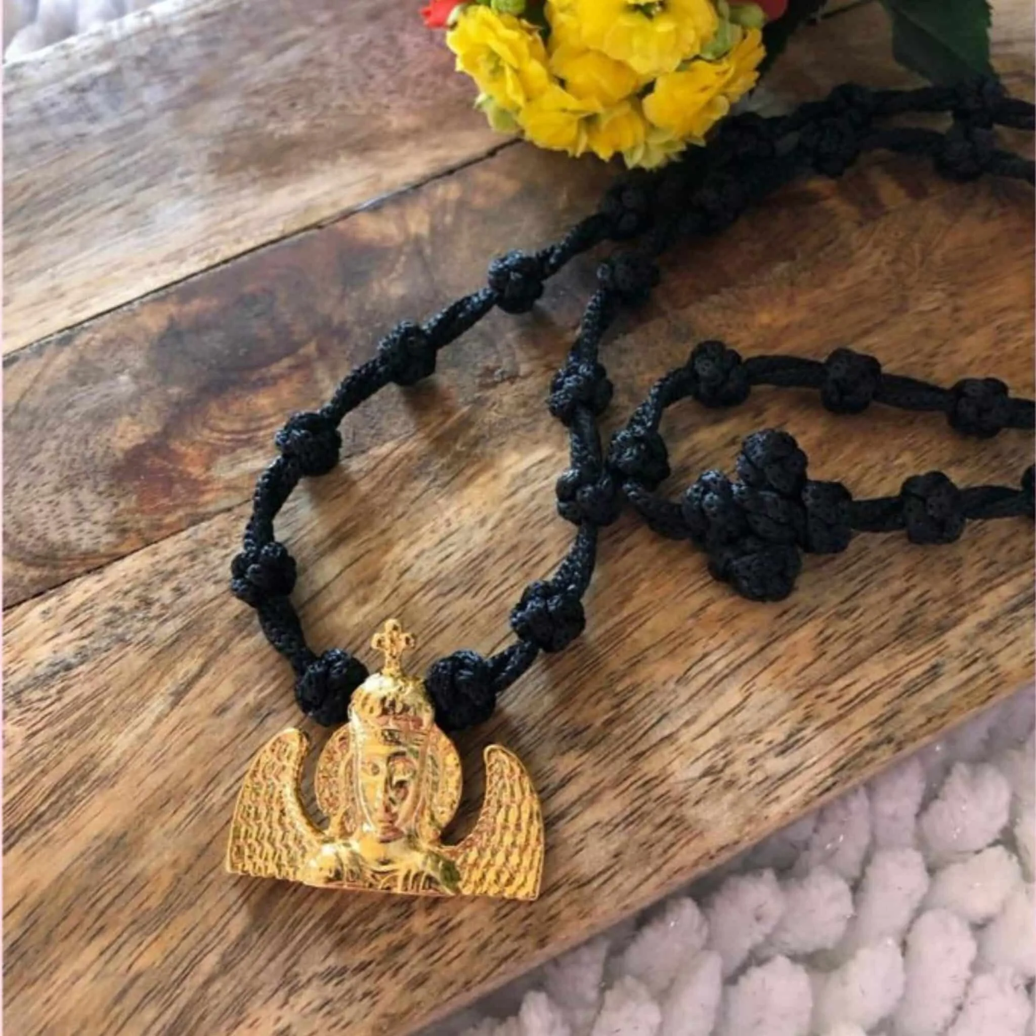 Kaklo virvelė su brigados generolu Mandamadosu