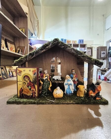 Φάτνη ξύλινη με Εικόνα της Παναγίας Θεραπεύουσας