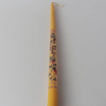 Χειροποίητη αγιορείτικη πασχαλινή λαμπάδα από 100% αγνό μελισσοκέρι με σχέδιο καφέ σταυρό, πράσινα φύλλα και σταφύλια